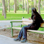 کارشناسان، زندگی جوانان را در شرایط اجتماعی ایران بررسی کردند؛ جـر م: دختر مجرد بودن